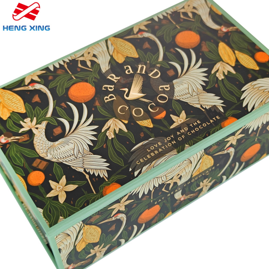 Caixa de presente com tampa de fecho magnético