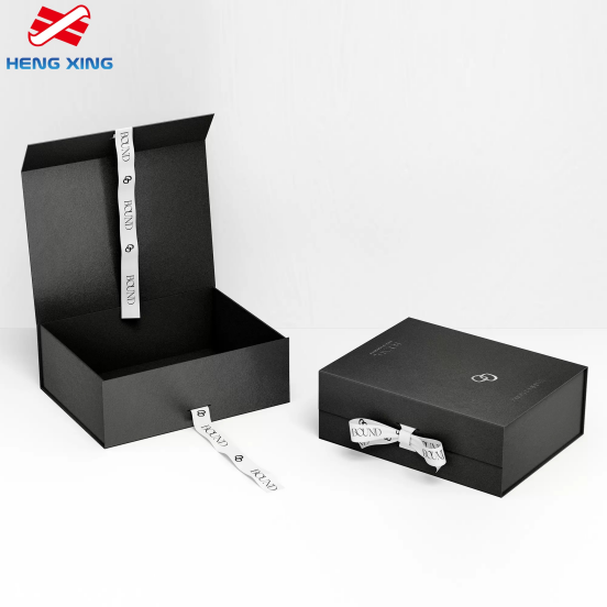 Caixa de presente com tampa de fecho magnético