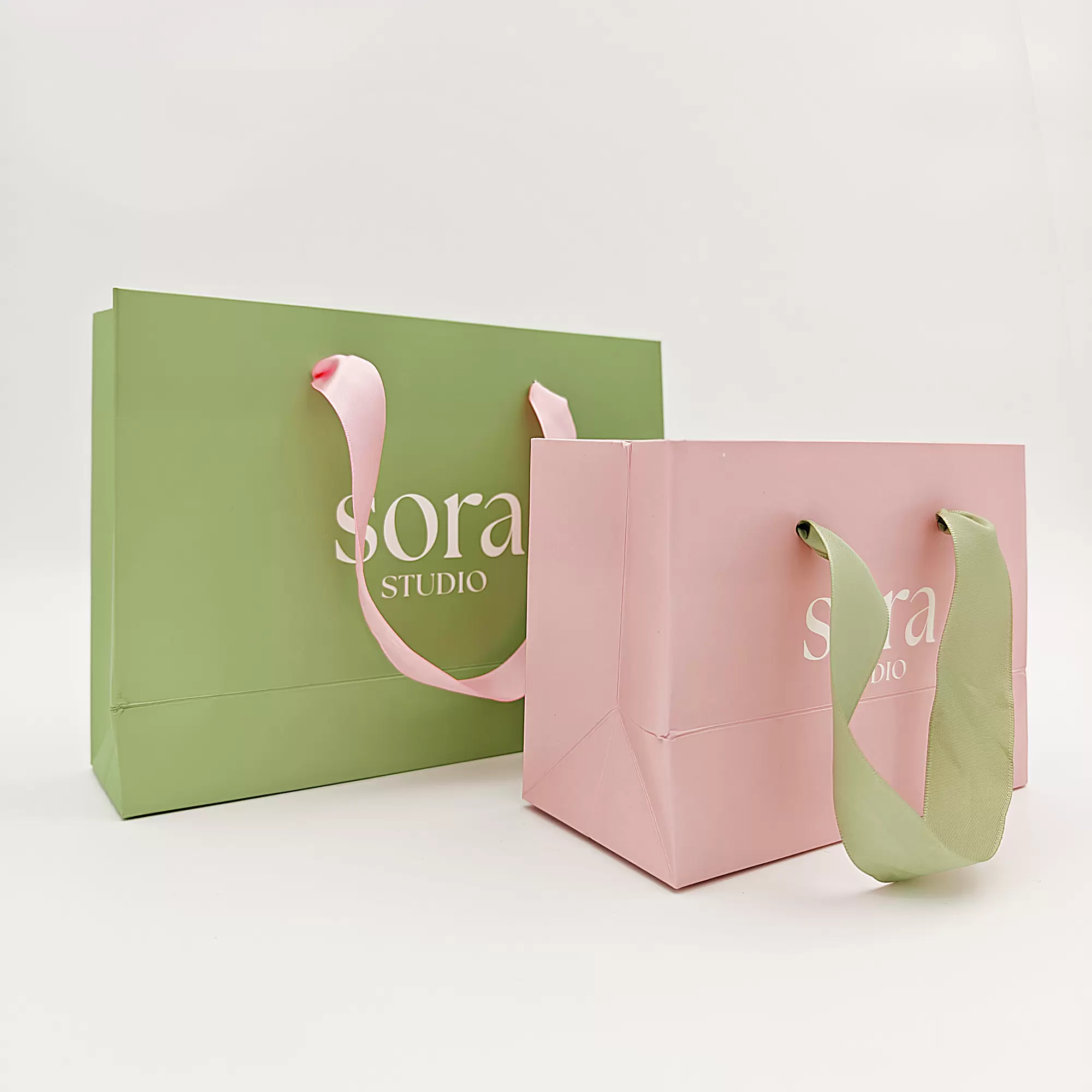 Sacolas de papel personalizadas com logotipo