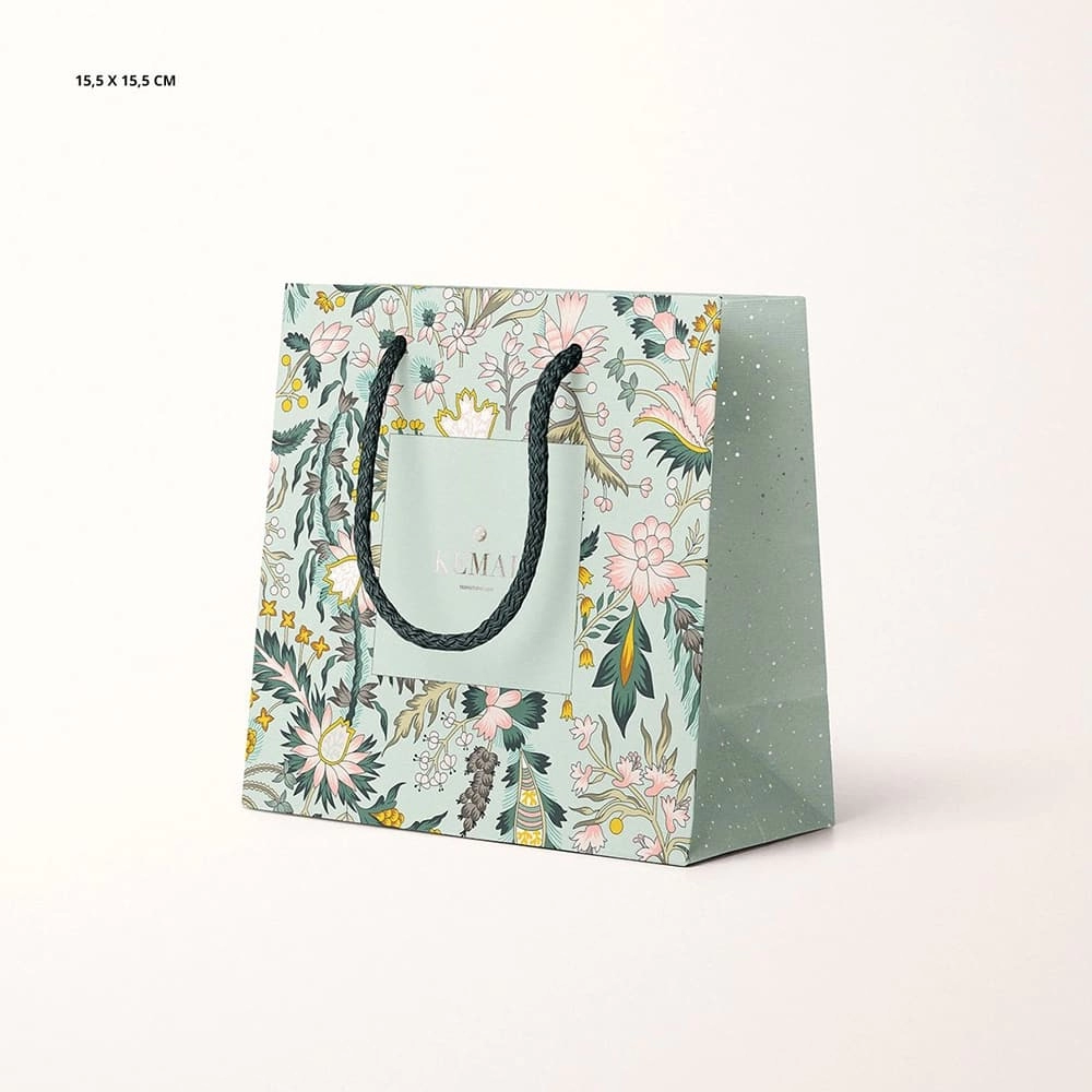  Sacolas de papel com logotipo 