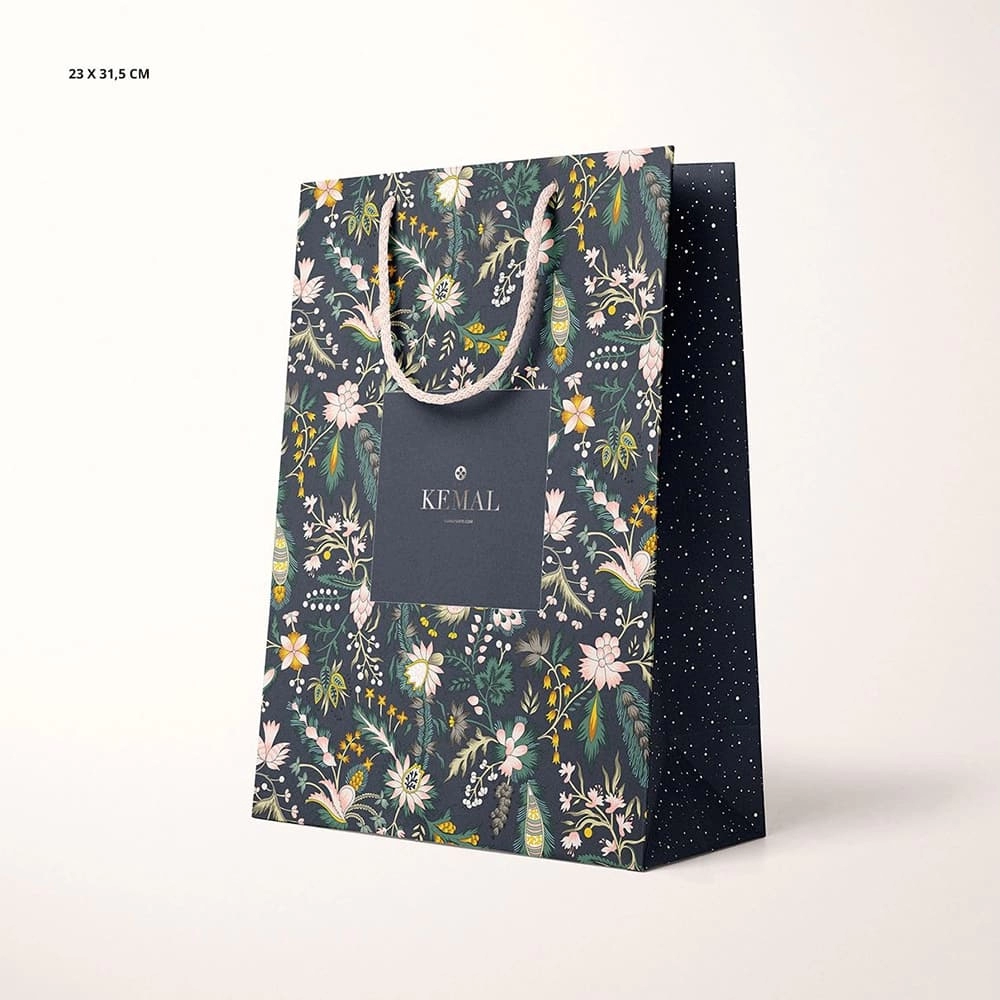 Sacolas de papel com alças 